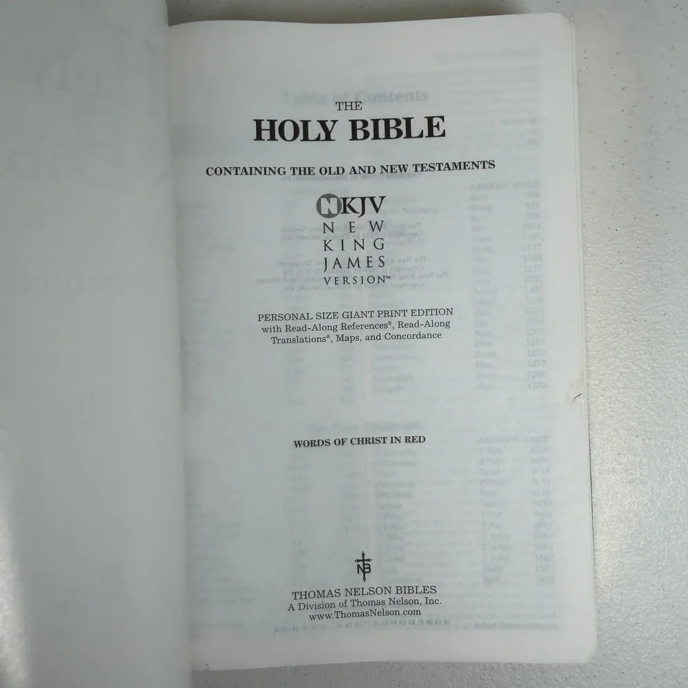 Nelson NKJV Holy Bible Giant Print Personal Size Reference Edition Black 334